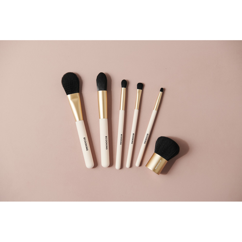 Blush Brush